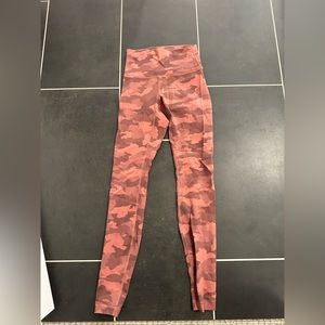 Lululemon leggings, rose pink, size 4.. fits like a size 2